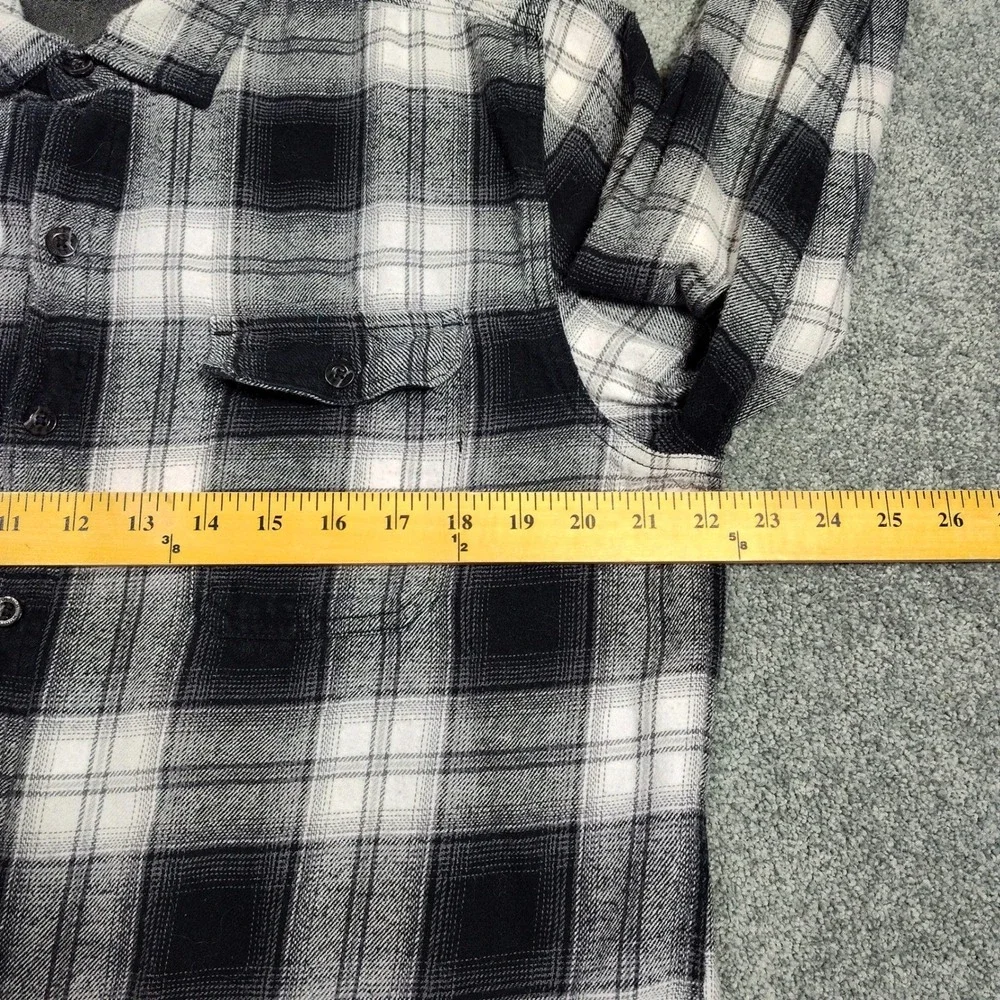 Woolrich Men's Flannel Shirt XL Black White Plaid Long Sleeve Button Up